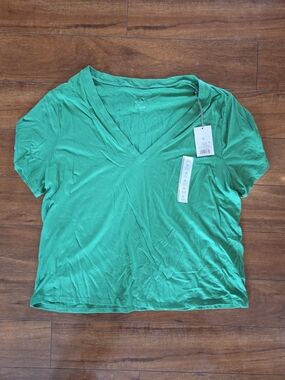 Women's A New Day Green V-Neck Short Sleeve Top - SIZE XL NWT!!